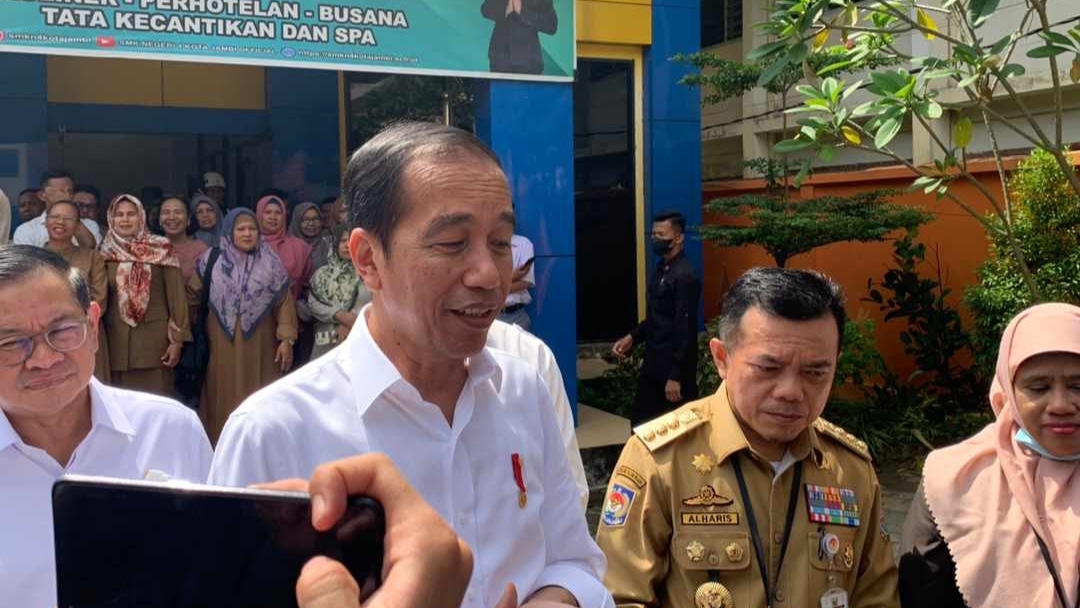 Presiden Jokowi saat kunjungi SMKN 4 Kota Jambi, Selasa (16/5)