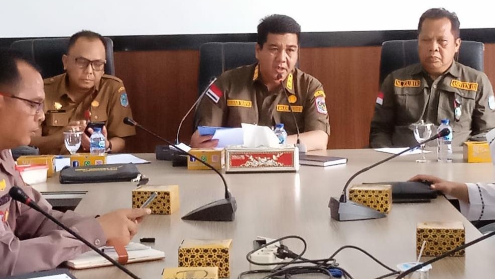 Nilwan Yahya saat memimpin rapat pemberangkatan CJH Merangin 2023, Selasa (23/5)