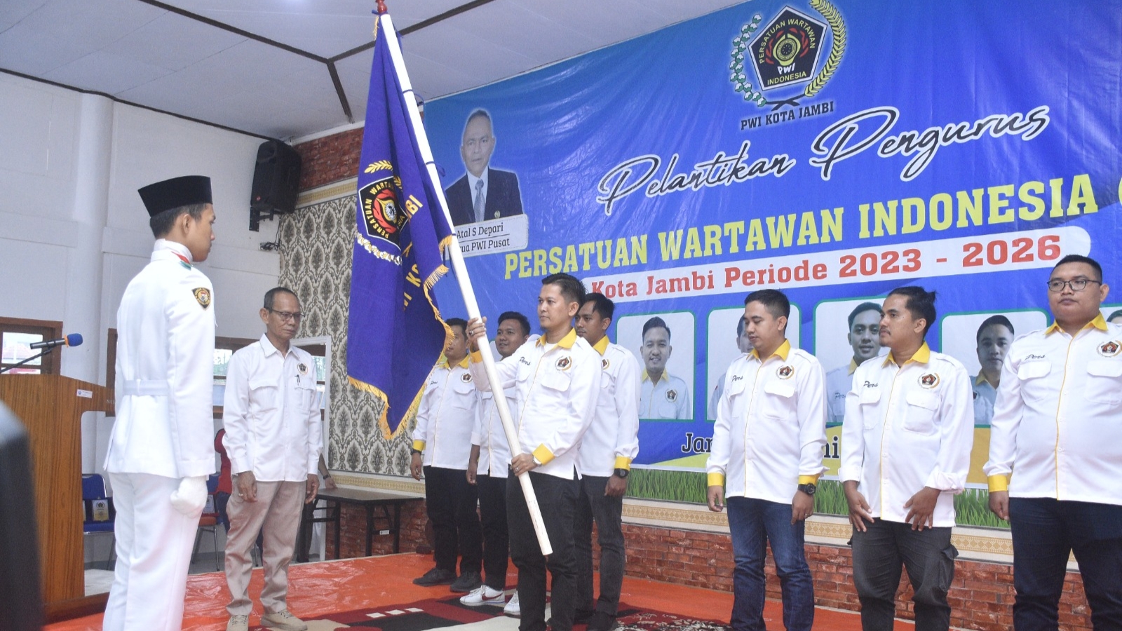 Irwansyah resmi dilantik jadi Ketua PWI Kota Jambi periode 2023-2026, Senin (12/6)