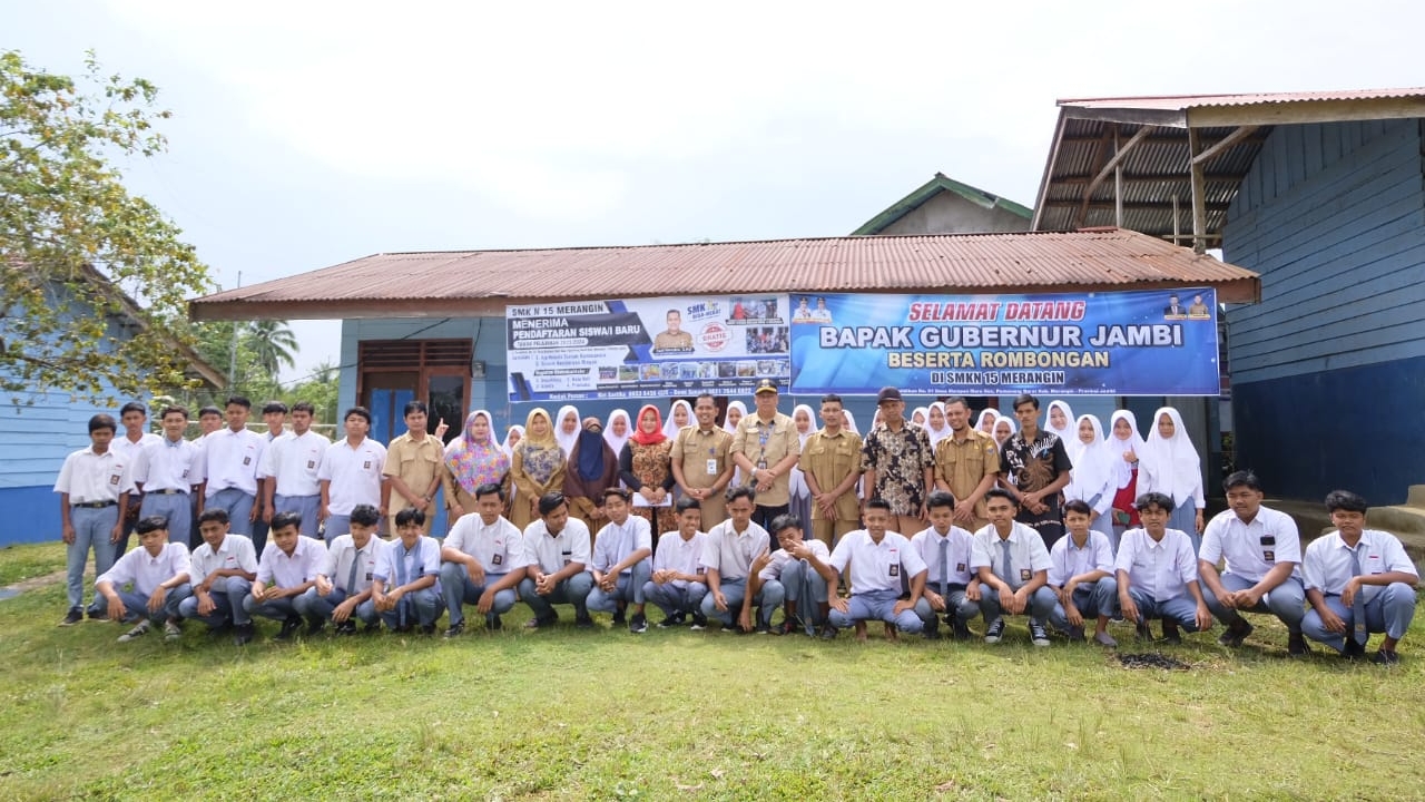 Kunjungan Kadisdik Syamsurizal ke SMK 15 Merangin, Senin (12/6)