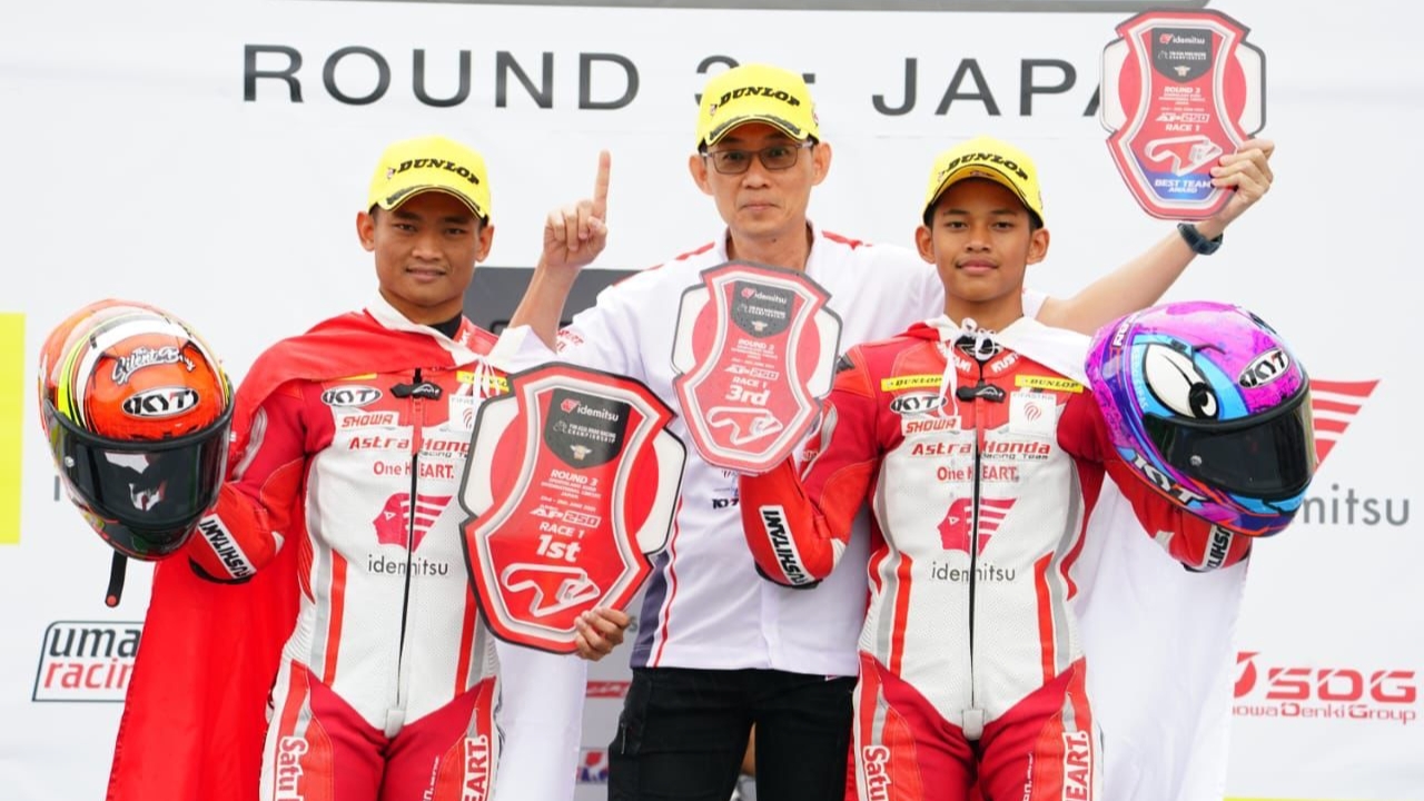 Podium pebalap Astra Honda Racing Team saat balapan di Jepang