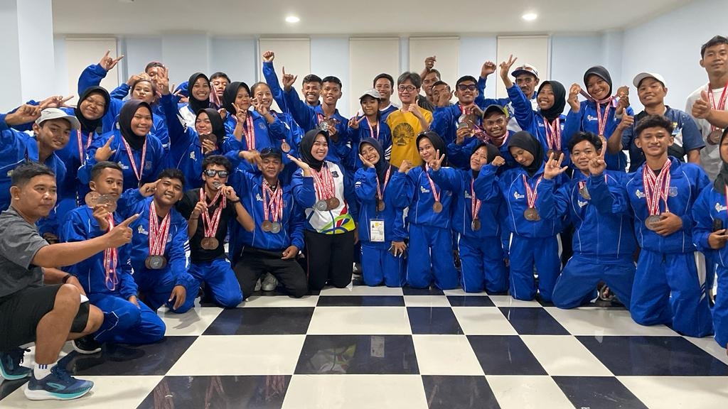 Pengurus PODSI dan atlet dayung Tanjab Barat