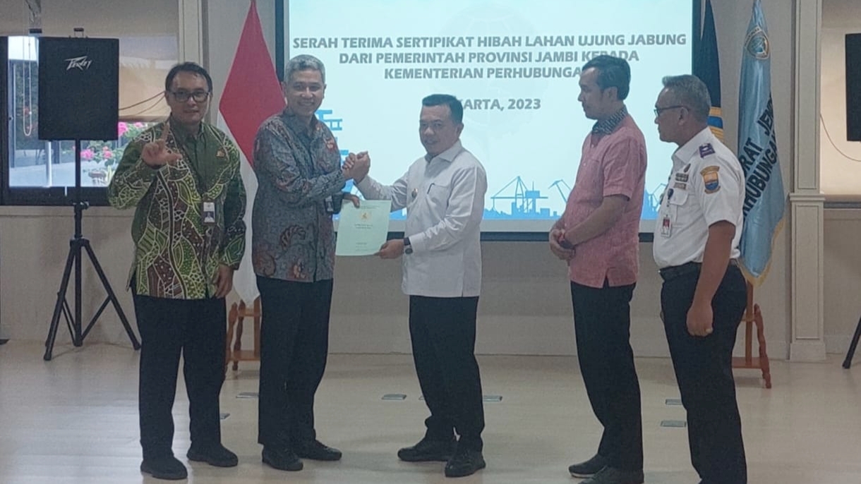 Al Haris serahkan hibah tanah ke Kemenhub untuk Pelabuhan Ujung Jabung, Selasa (1/8)