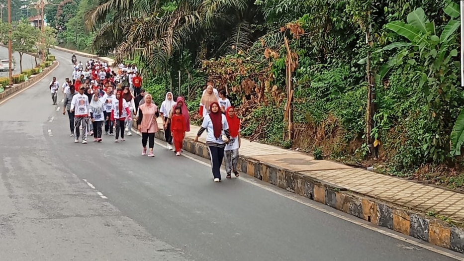 Mak Ganjar Jambi ajak warga hidup sehat lewat jalan santai, Kamis (7/9)