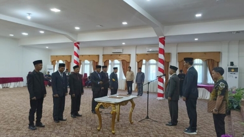 Bupati Mashuri saat lantik pejabat Merangin, Sabtu (16/9)