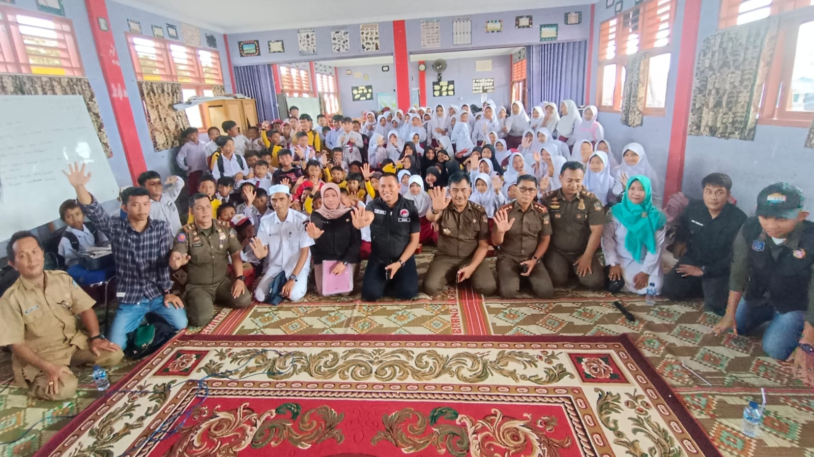 Polres Tanjab Barat bersama Pemkab Sosialisasi sejak dini bahaya narkoba di SD