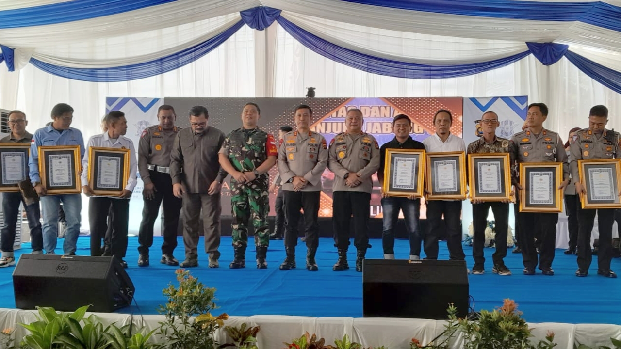 SMSI Provinsi Jambi terima penghargaan dari Kapolda Jambi, Senin (25/9)