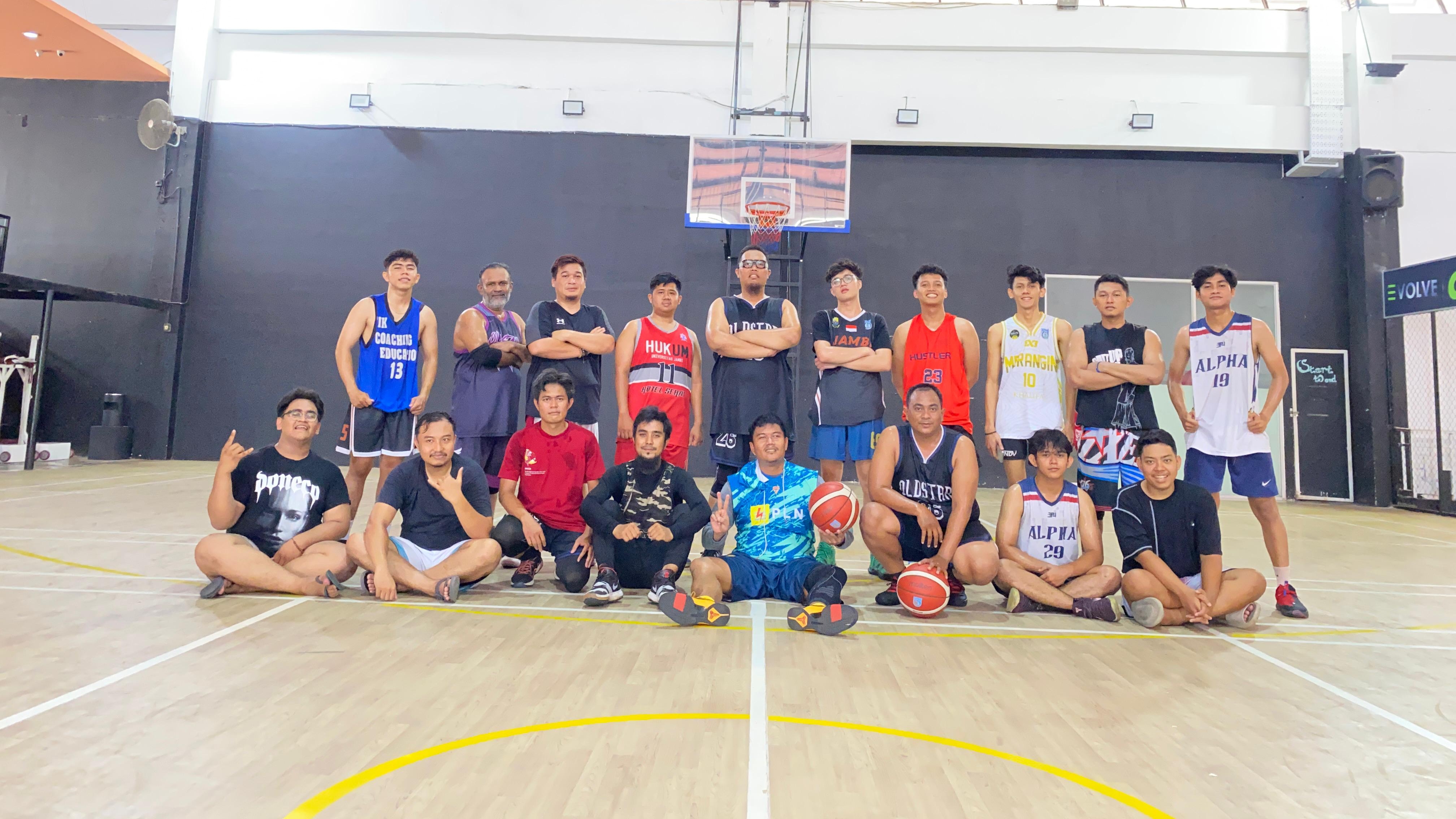 Olahraga bola basket ala klub old star Jambi