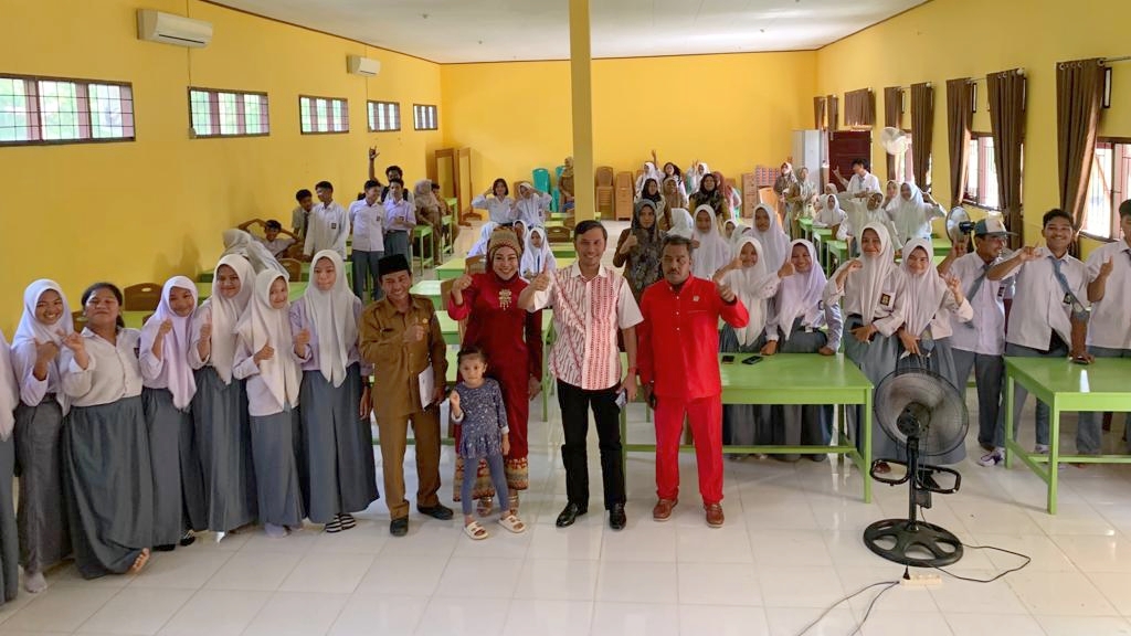 Edi Purwanto saat kunjungi SMK 1 Tebo 