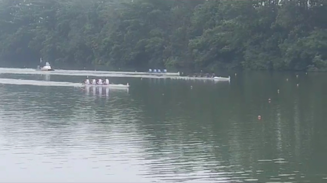 Atlet dayung Jambi saat berlaga di BK PON XXI Karawang, Jumat (1/12)