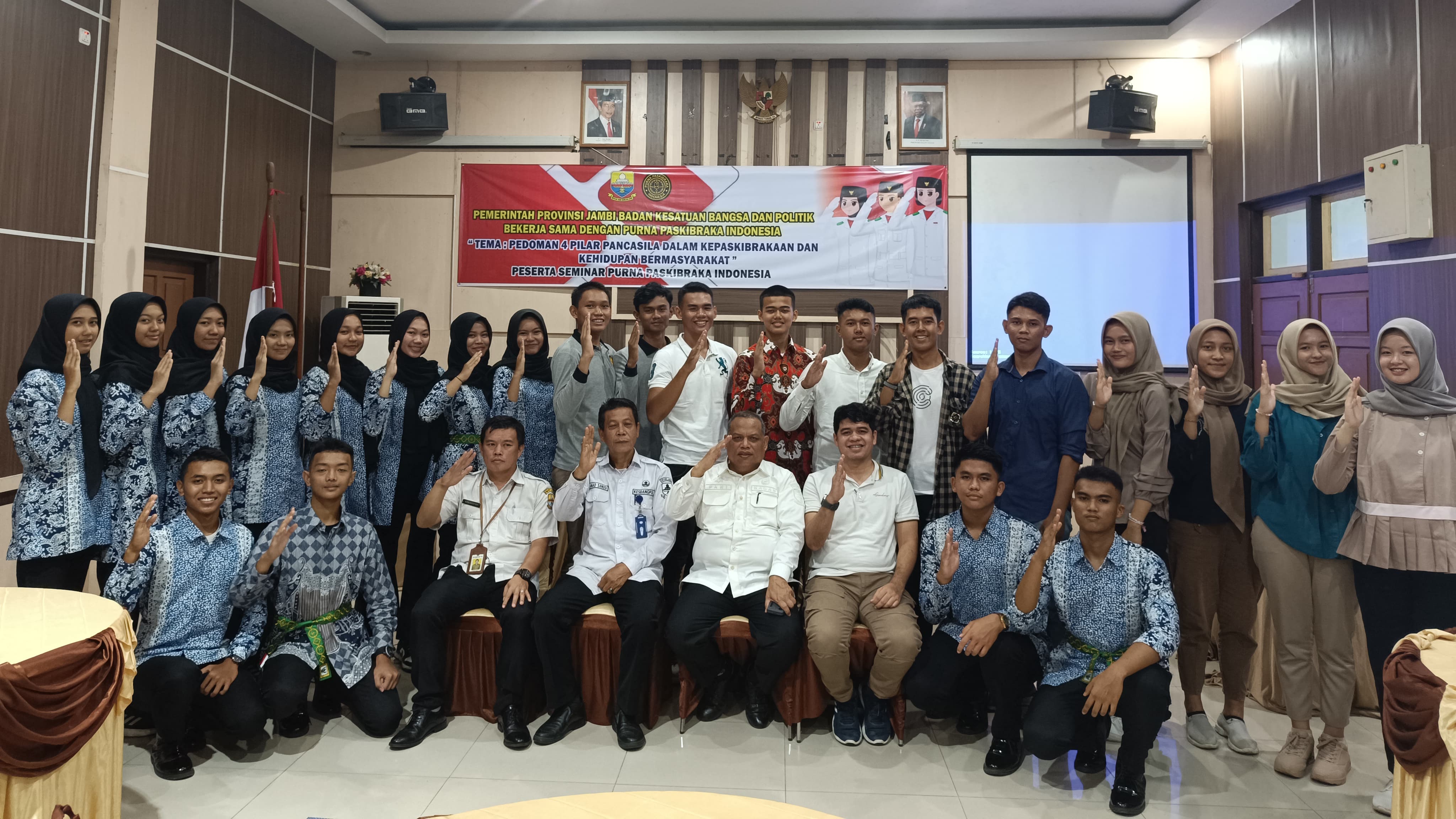 Kaban Kesbangpol Provinsi Jambi buka seminar Purna Paskibraka Indonesia, Rabu (20/12)