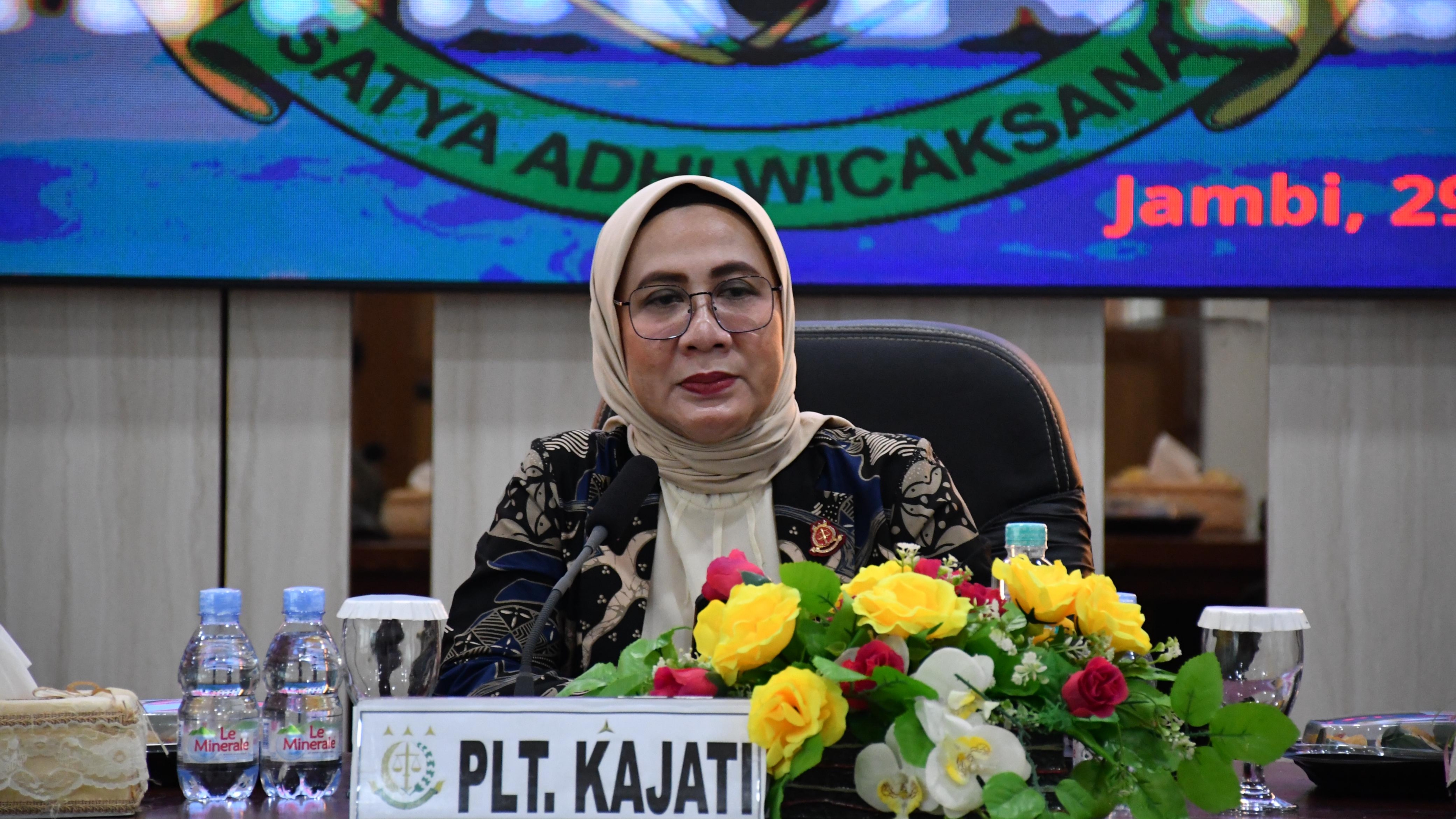 Plt Kajati Jambi, Enen Saribanon