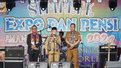 Al Haris hadiri HUT ke 27 SMAN 11 Kota Jambi, Selasa (30/1)