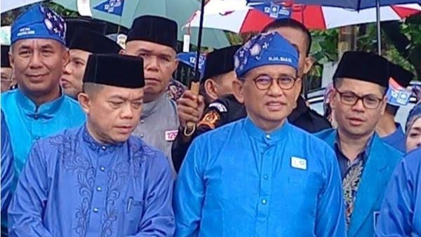 H. Bakri didampingi Al Haris