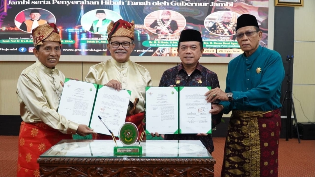 Al Haris saat penandatanganan MoU Pengadilan Tinggi Agama Jambi dengan LAM Jambi