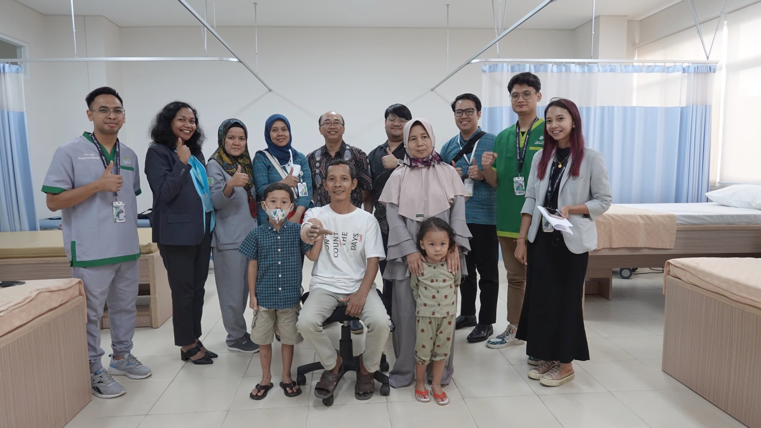 BPJS Ketenagakerjaan Cabang Jambi dampingi pasien RTW mendapatkan tangan palsu