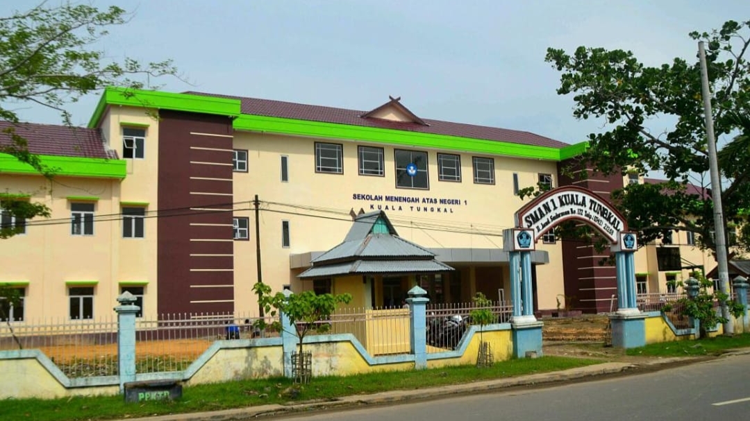 SMAN 1 Tanjab Barat 