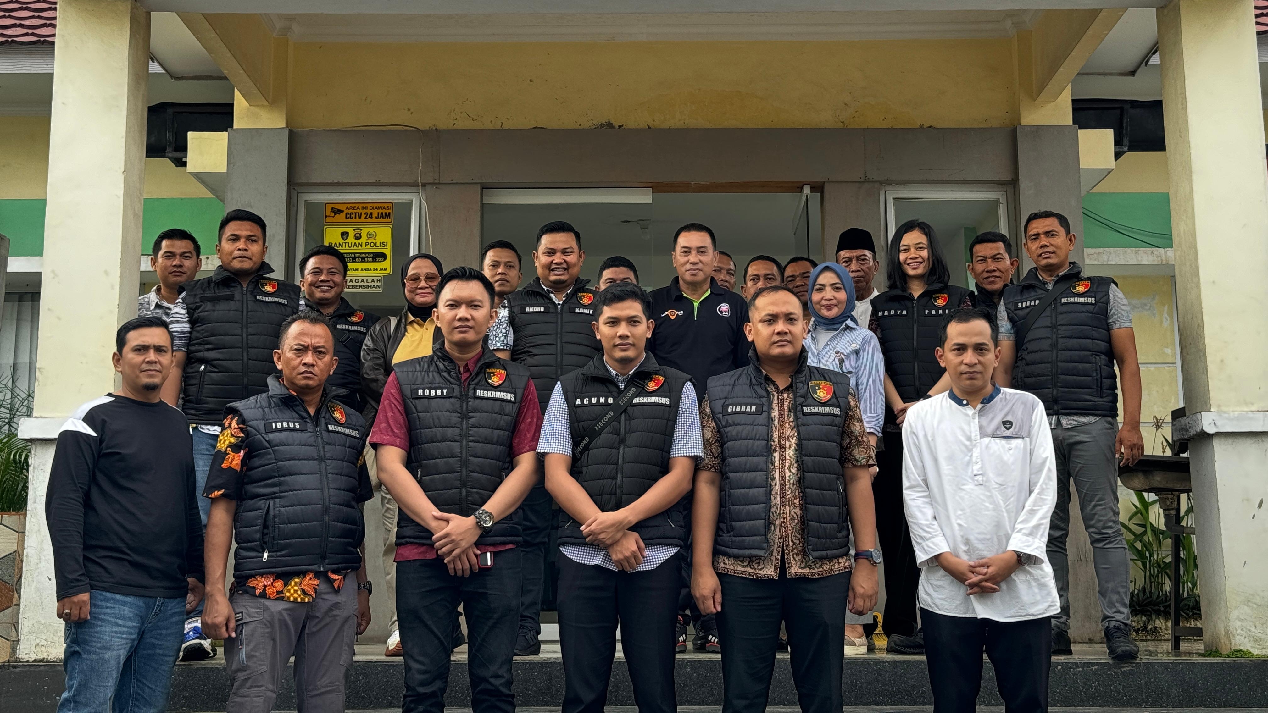 Tim Satgas Polda Jambi dan Provinsi turun ke Pasar Angso Duo Baru cek harga bahan pokok