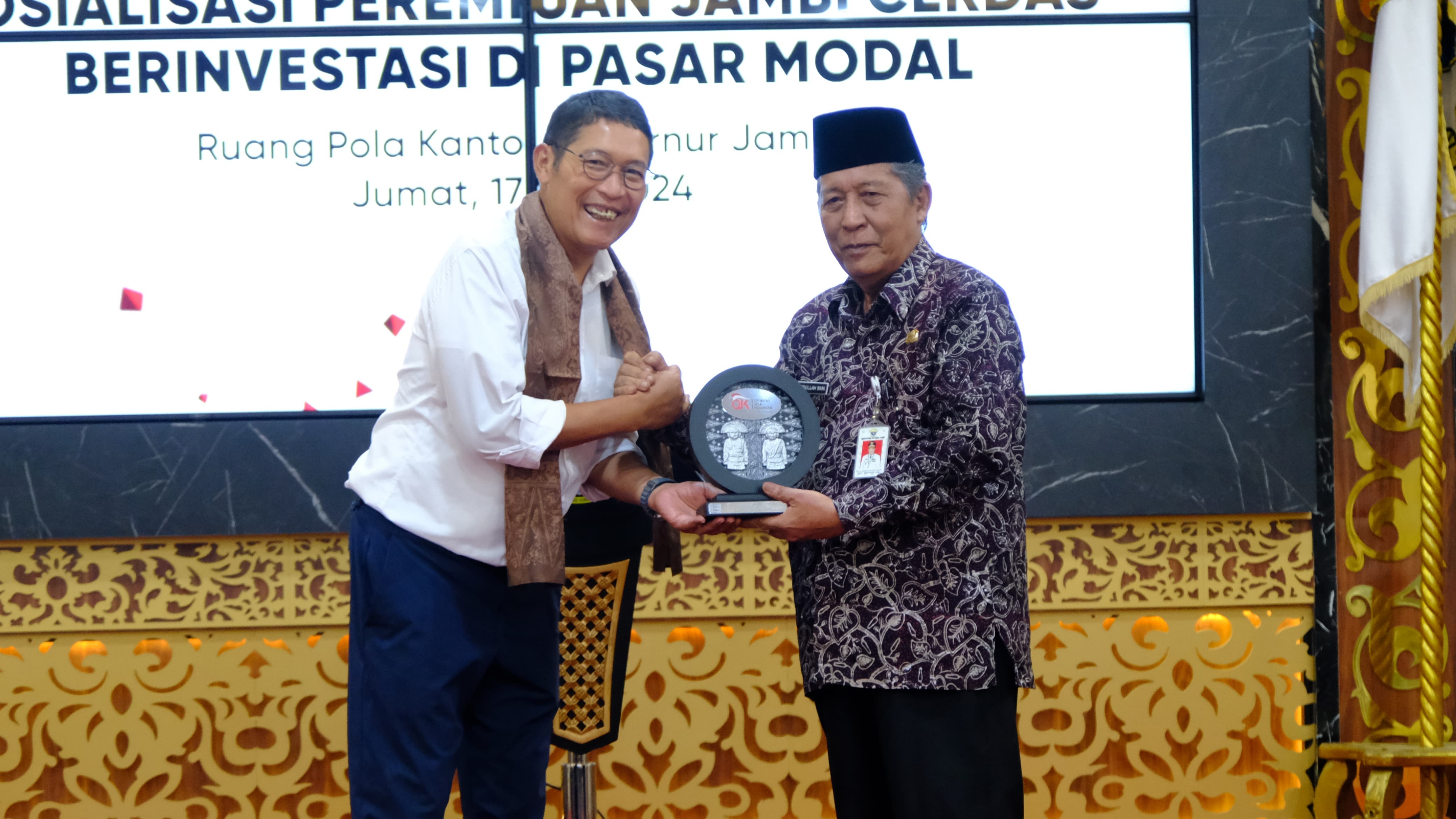 Wagub Jambi, Abdullah Sani (kanan)