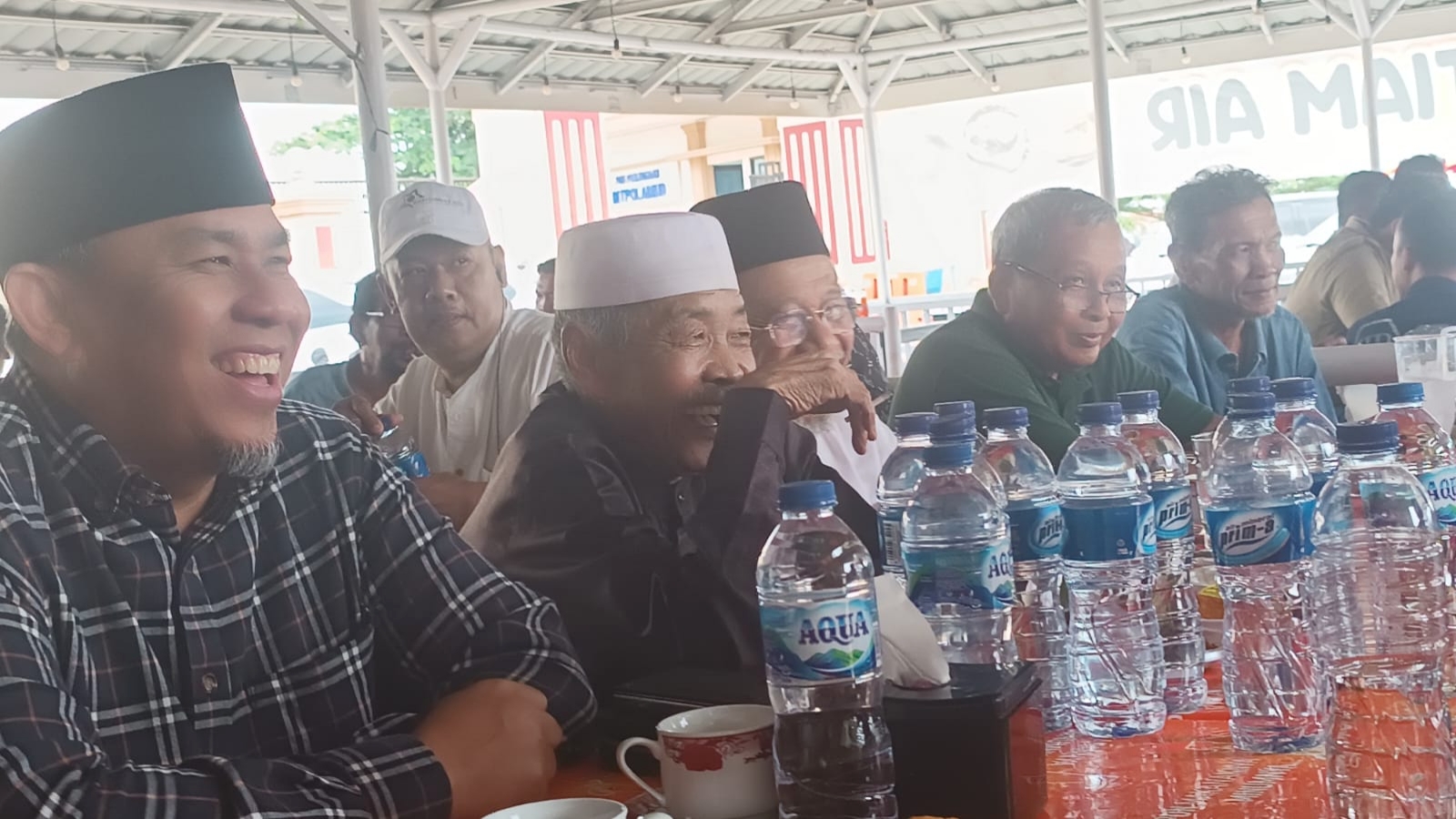 H Abdul Rahman hadir di opening Kopi Tiam Air