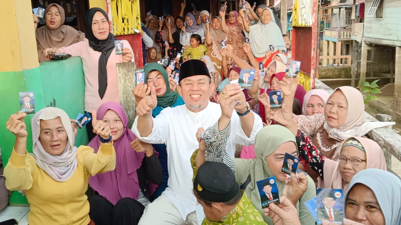 H Abdul Rahman saat silaturahmi dengan warga Pasir Panjang Kecamatan Danau Teluk,