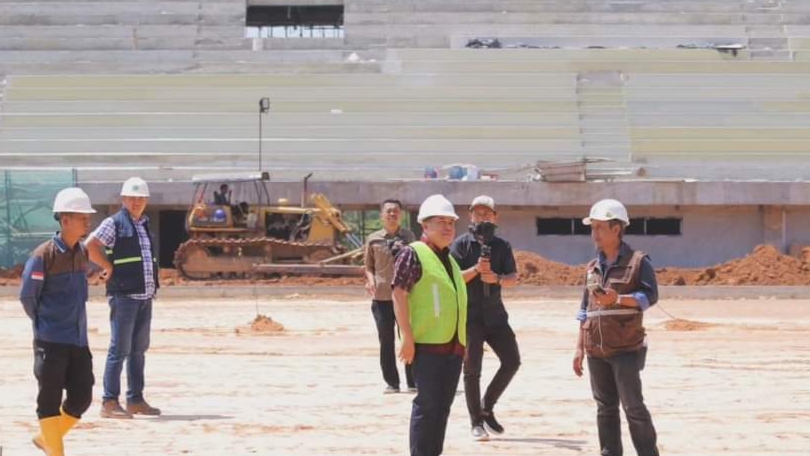 Muzakir saat cek progres pembangunan stadion, Kamis (25/7)