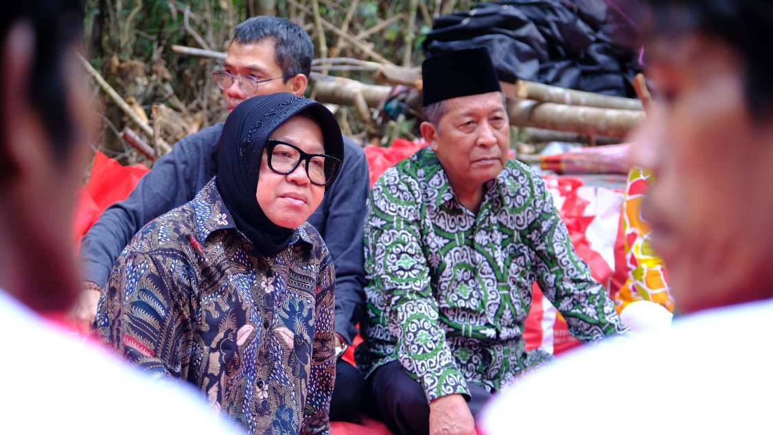 Abdullah Sani dampingi Mensos Risma kunjungi SAD di Batanghari, Selasa (20/8)