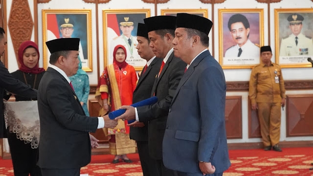 Al Haris saat kukuhkan Pjs Bupati Tanjab Barat, Pjs Bupati Batanghari dan Pjs Walikota Sungai Penuh 