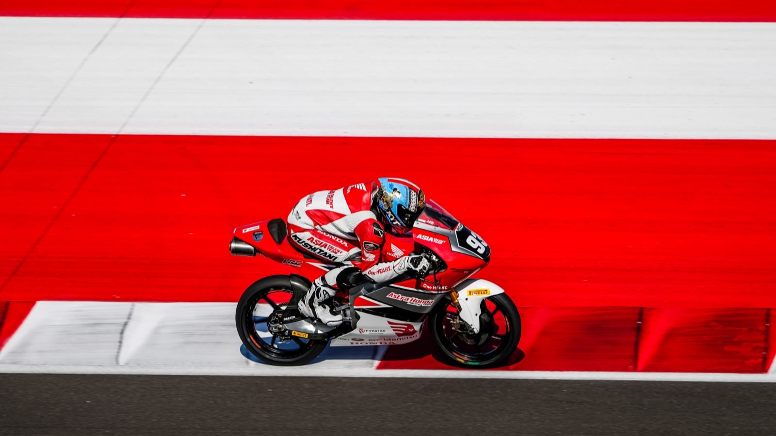 Pebalap Astra Honda saat bertarung di MotoGP Mandalika, Minggu (29/9)