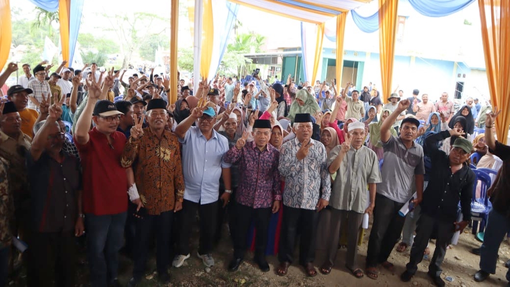 Al Haris saat silaturrahmi dengan warga CNG Sarolangun, Kamis (3/10)