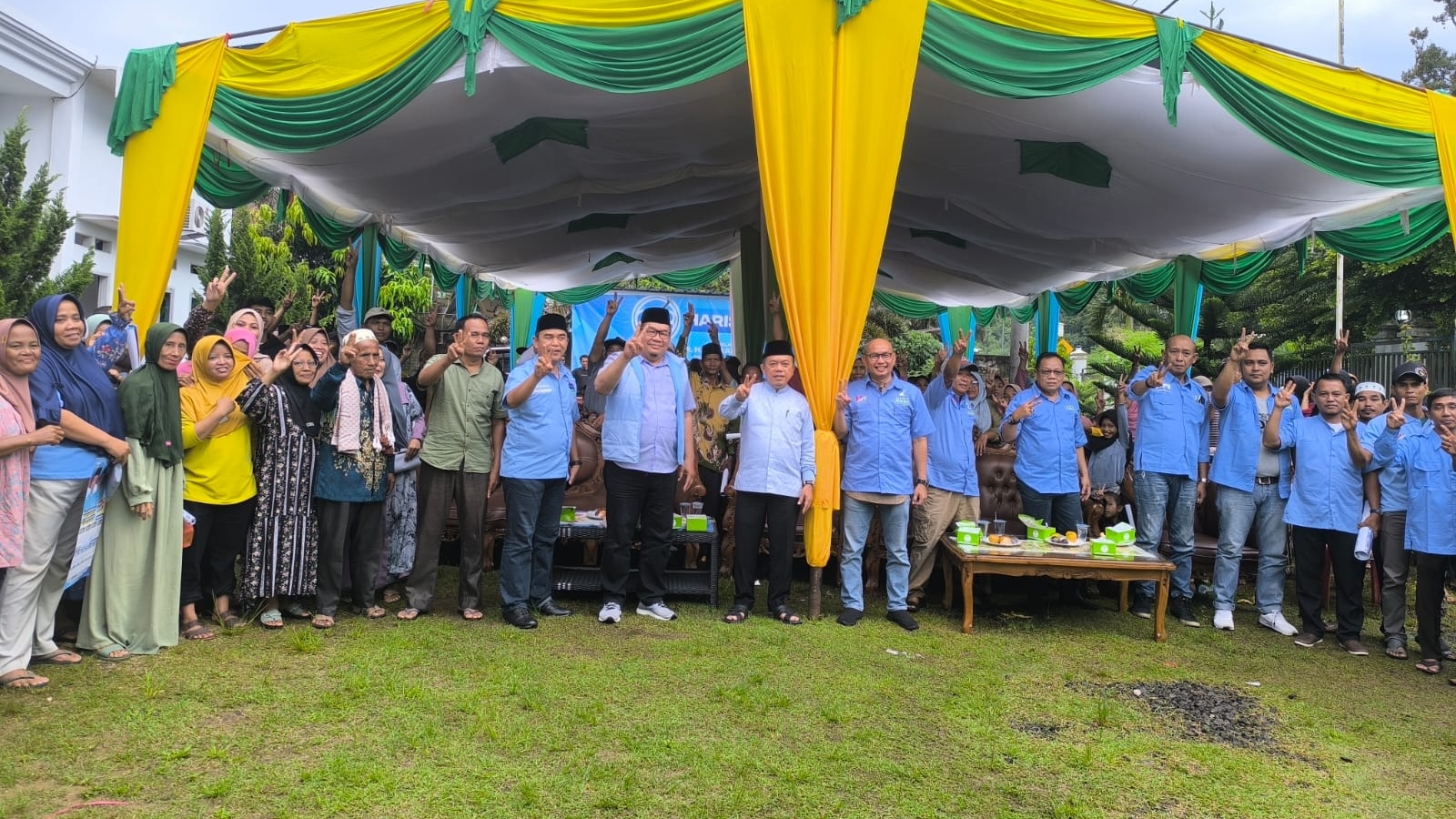 Al Haris saat silaturrahmi dengan warga Pelepat Bungo, Jumat (4/10)