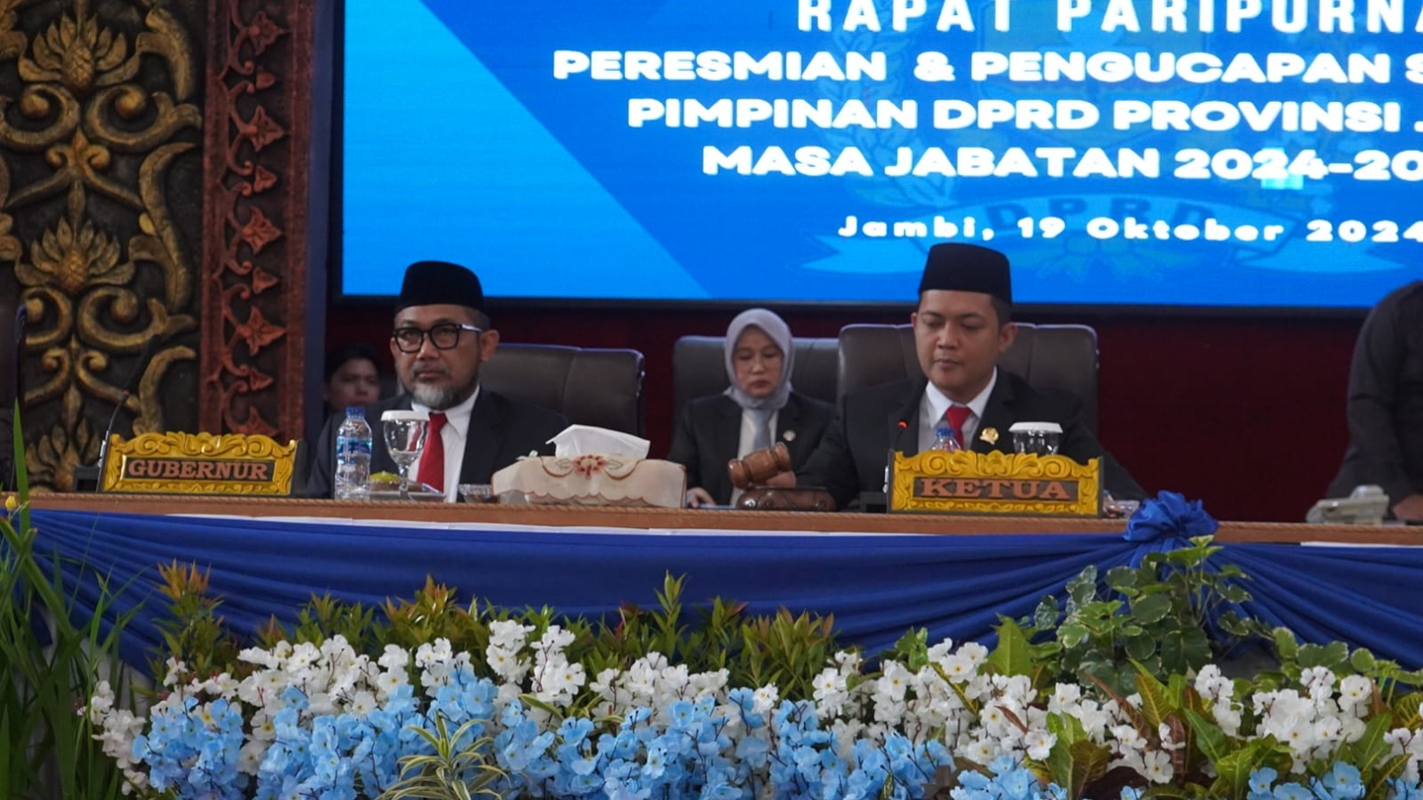 Sudirman saat hadiri Paripurna pelantikan Pimpinan DPRD Provinsi Jambi periode 2024-2029