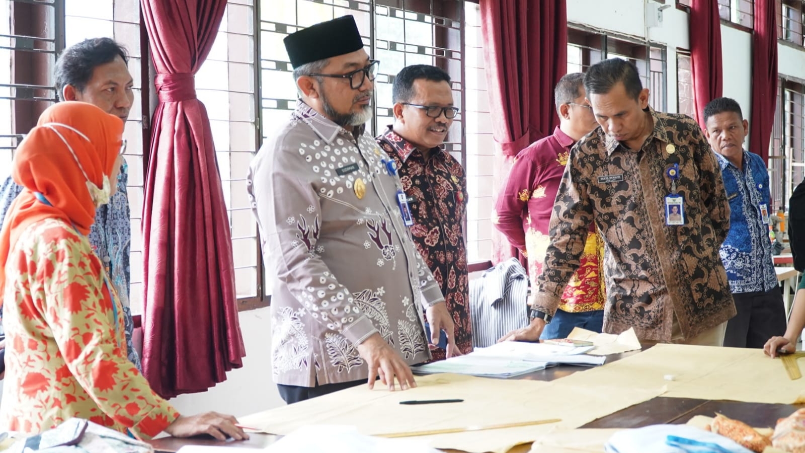 Sudirman saat melihat pelatihan berbasis kompetensi di BLK Jambi, Kamis (24/10)