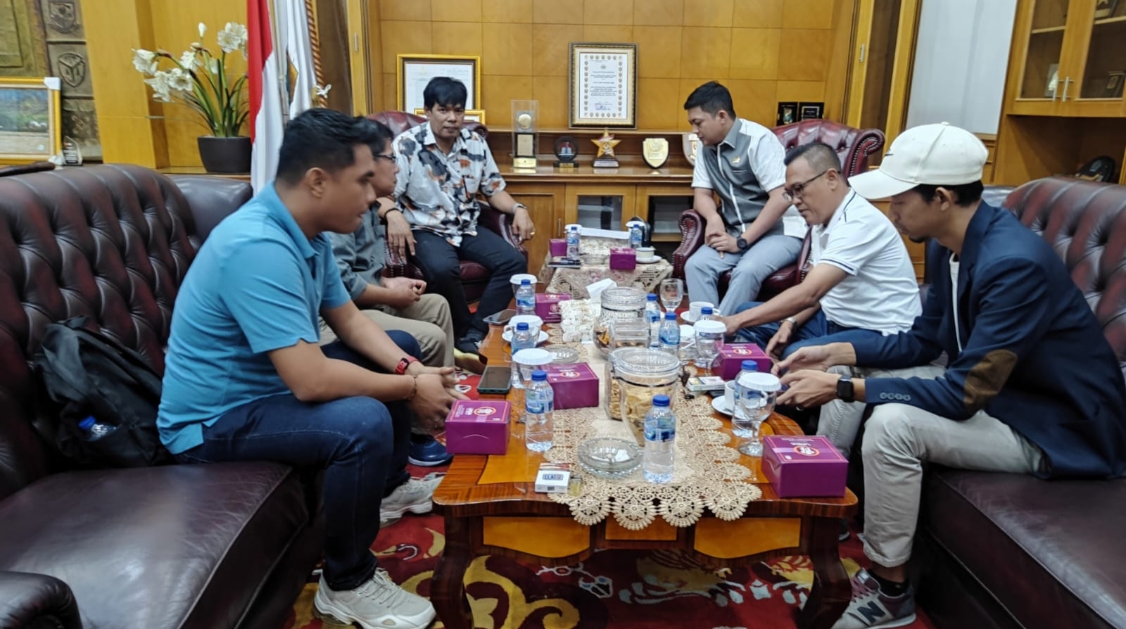 Hafiz saat sambut kunjungan pimpinan media di Jambi, Senin (11/11)