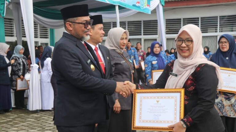 Sudirman saat peringatan Hari Kesehatan Nasional 