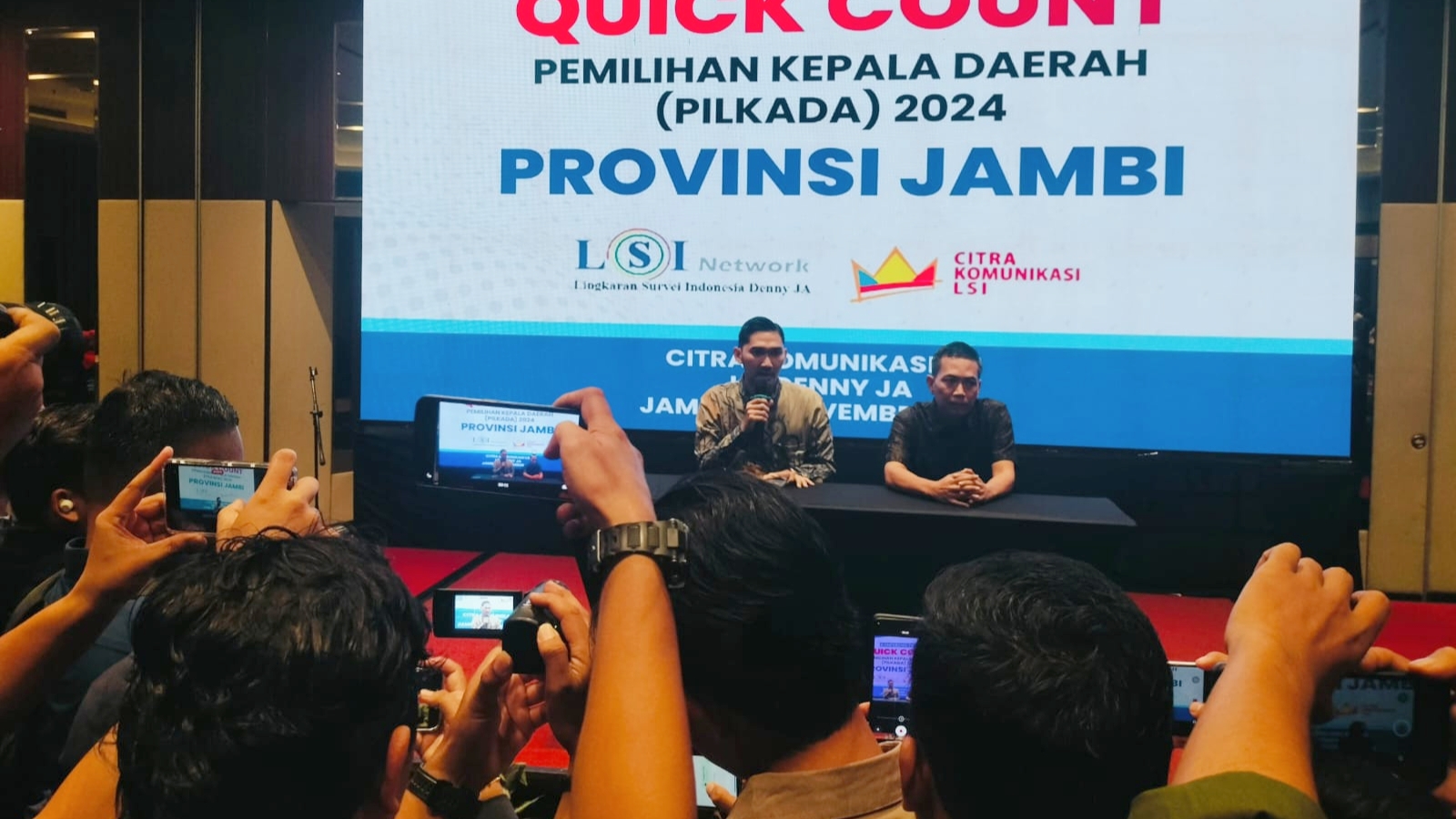 Konferensi pers LSI Denny JA Pilgub Jambi 2024, Rabu (27/11)
