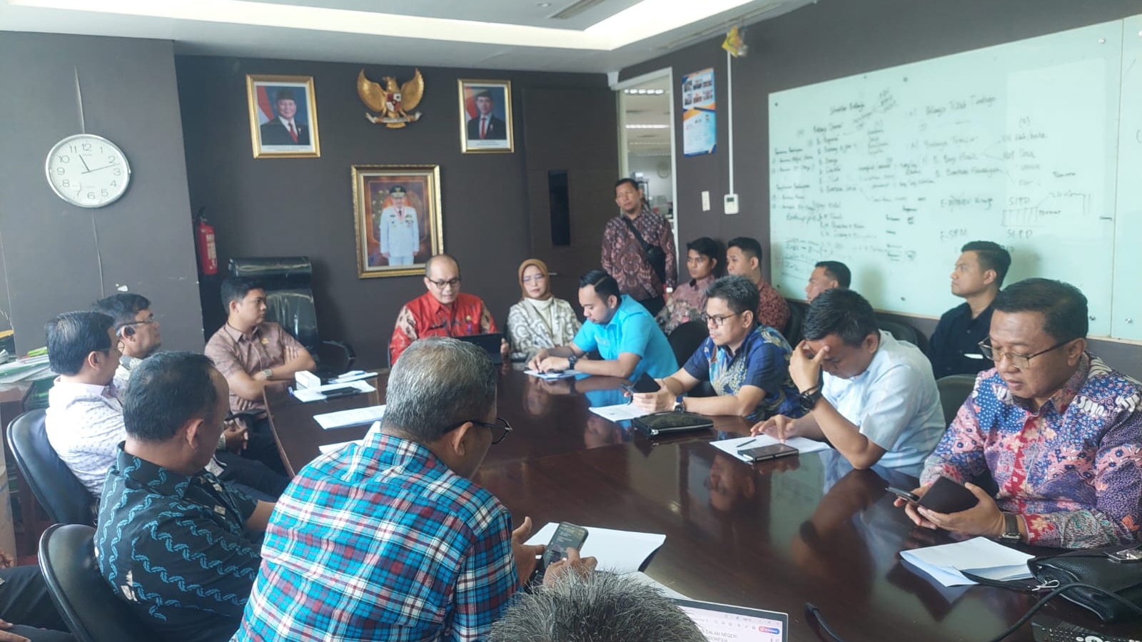 Pimpinan dan anggota Banggar DPRD Jambi konsultasi ke Kemendagri, Jumat (10/1)
