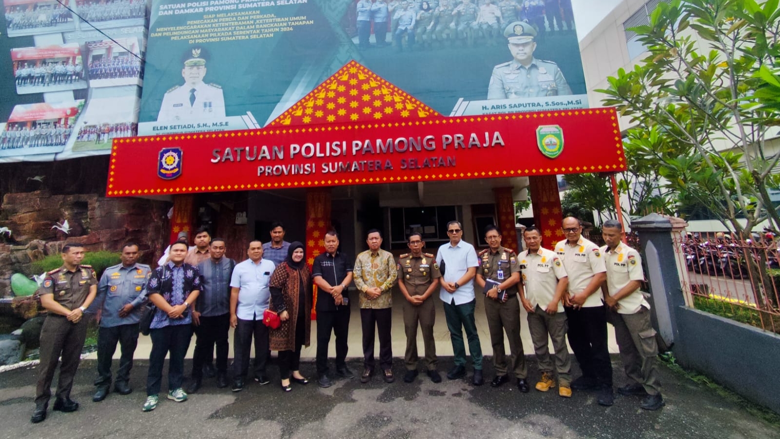 Komisi I DPRD Jambi bersama Satpol PP dan Damkar Stuba ke Satpol PP Sumsel