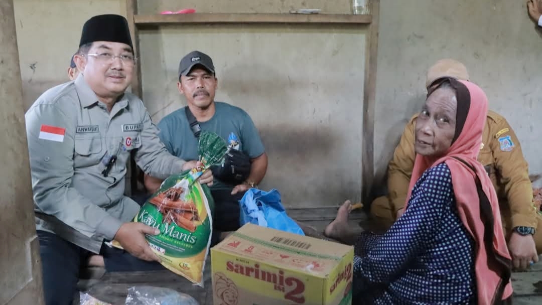 Anwar Sadat ulurkan bantuan untuk Nenek Partiyah yang menderita penyakit kulit