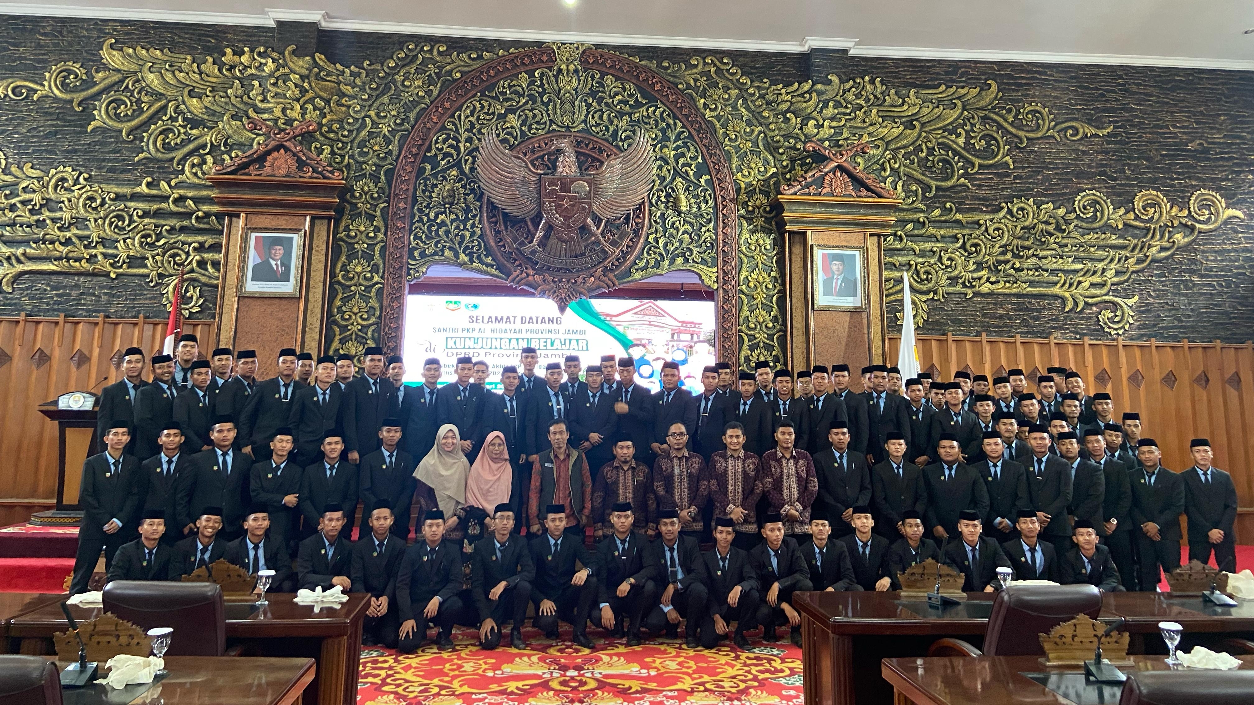 Kunjungan santri PKP Al Hidayah ke DPRD Provinsi Jambi 