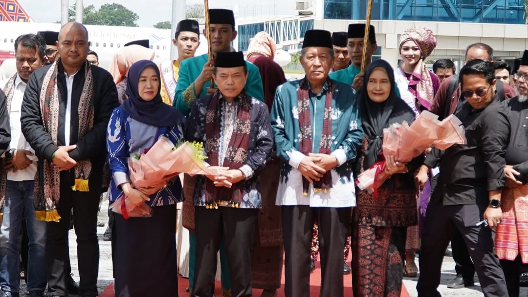 Kedatang Al Haris dan Abdullah Sani