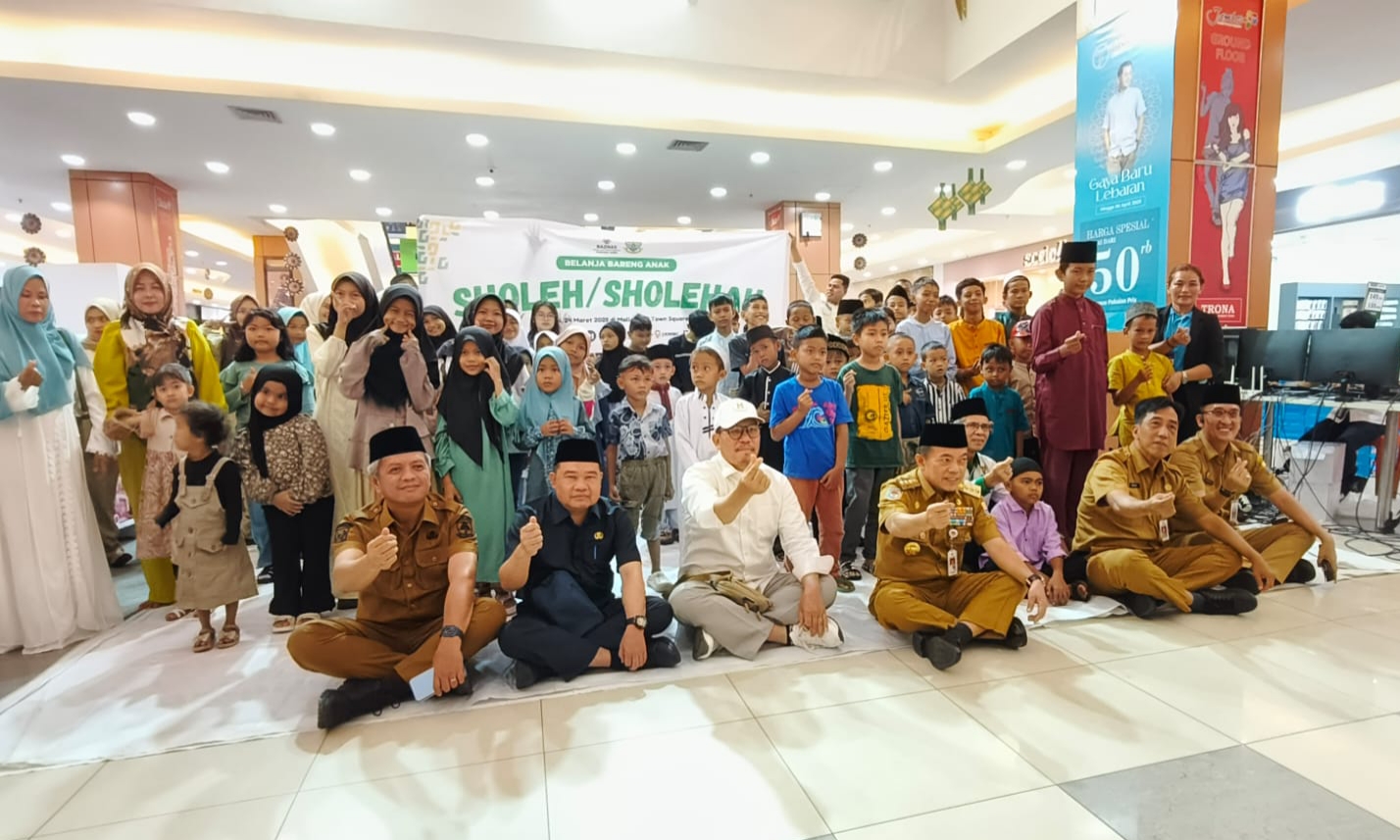 Al Haris berbelanja baju lebara bersama ratusan anak yatim 