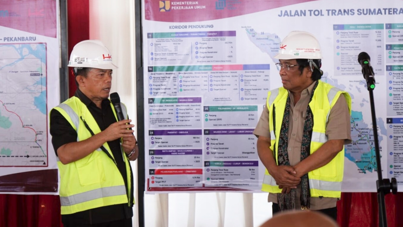 Al Haris dan Komisi V DPR RI saat meninjau tol Jambi-Rengat dan tol Jambi-Palembang