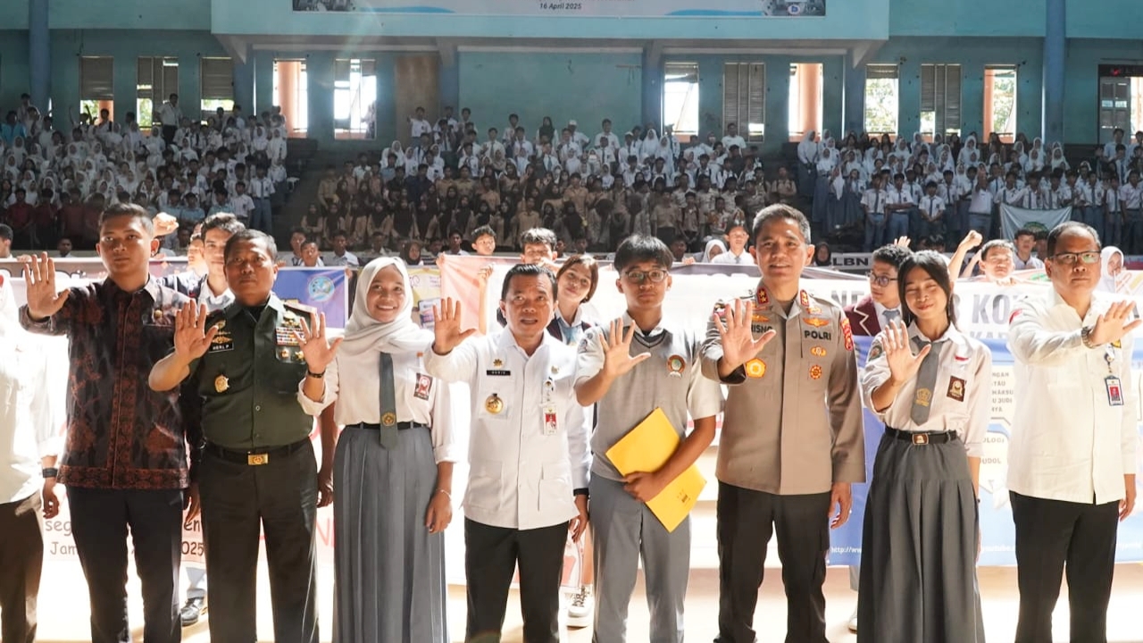 Al Haris saat deklarasi dan sosialisasi pencegahan judi online SLTA se-Provinsi Jambi, Rabu (16/4)
