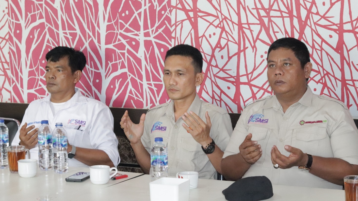 Liga Marisa (tengah) kembali pimpin SMSI Tebo periode 2025-2028