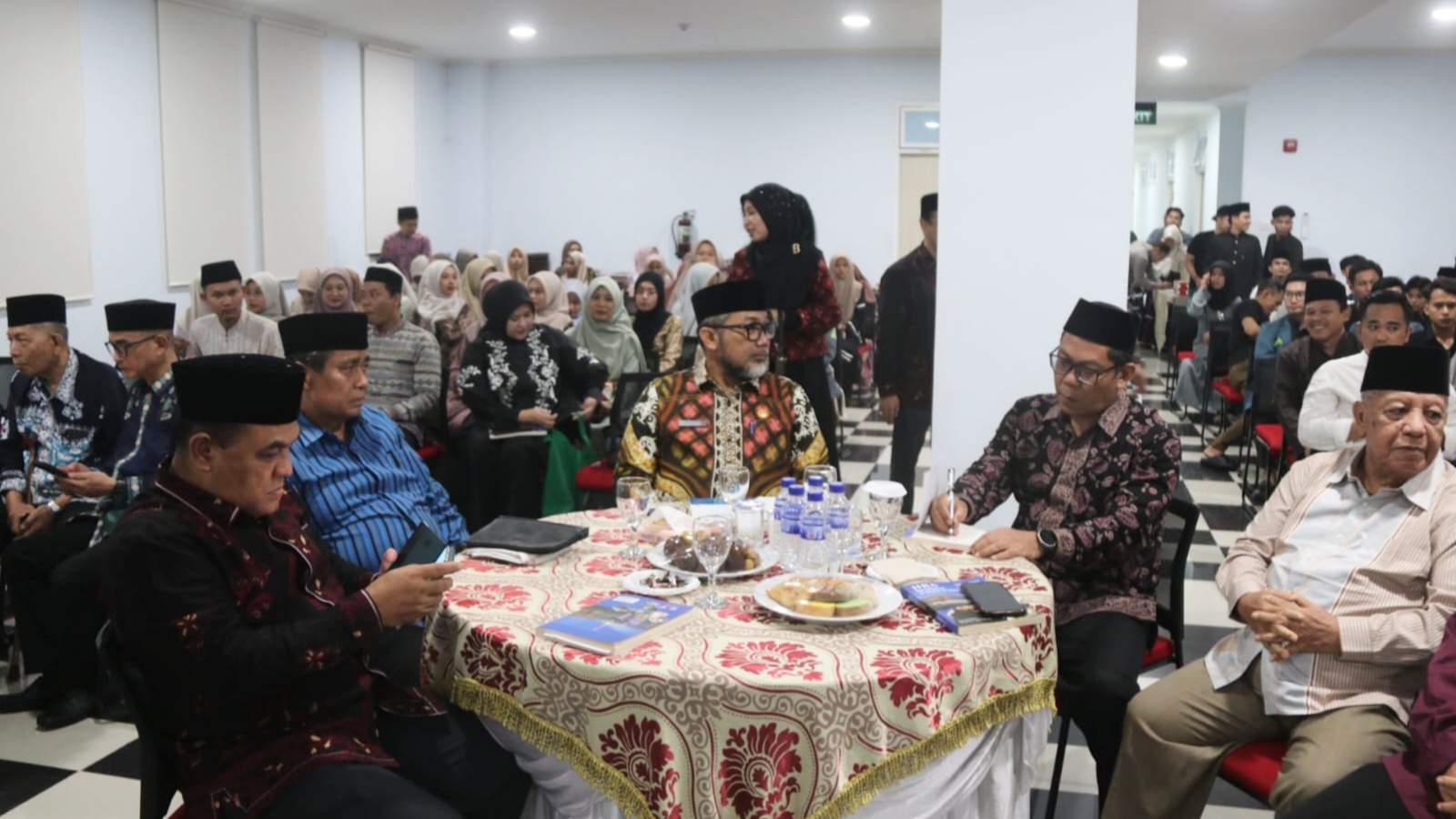 Sudirman saat hadiri Ikatan Keluarga Alumni Pondok Pesantren As'ad