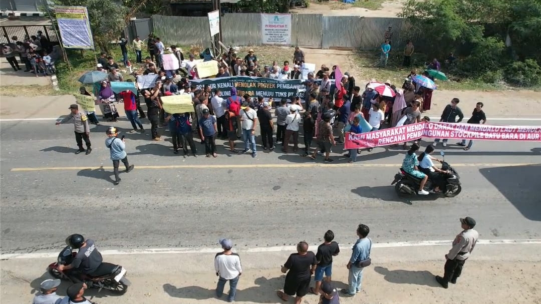 Aksi warga di lokasi PT SAS