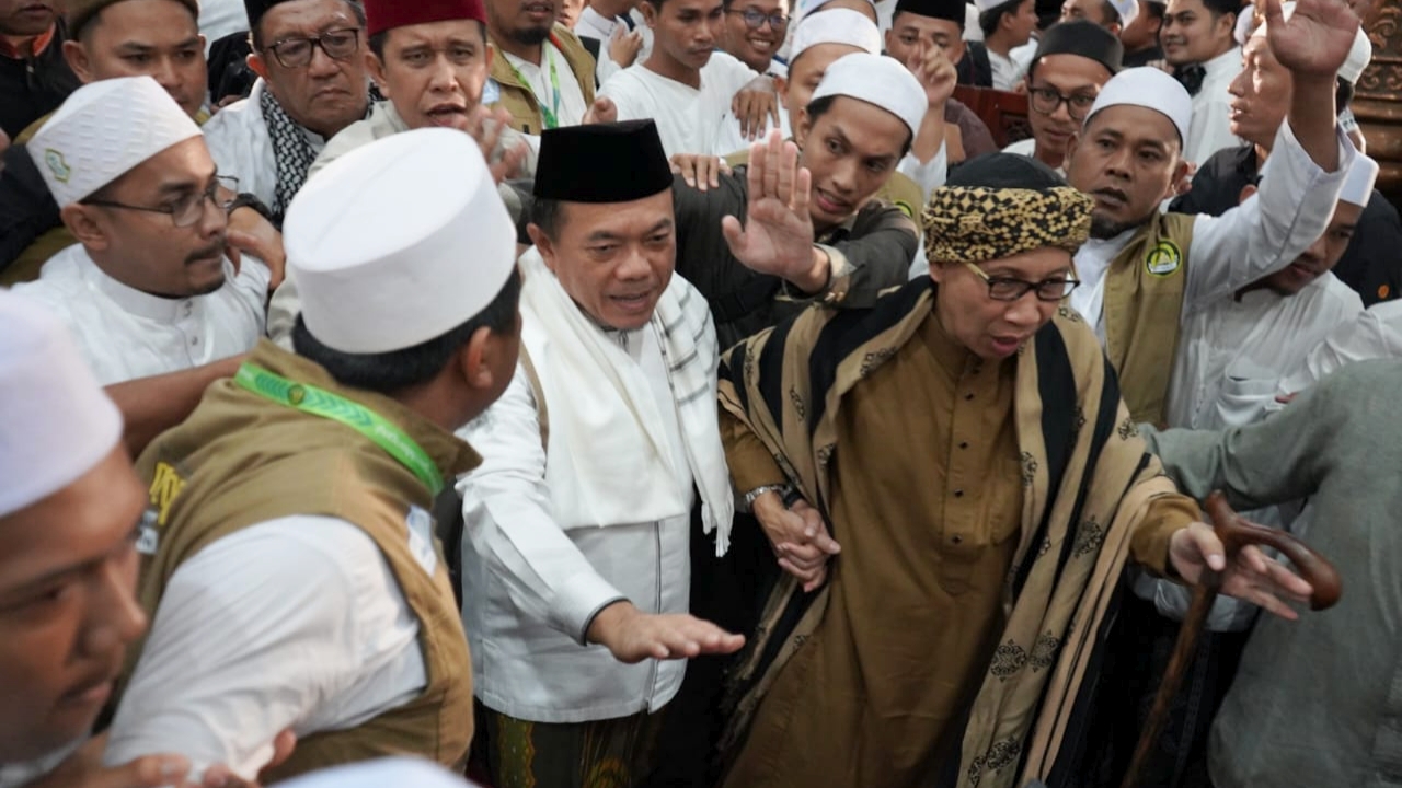 Gubernur Jambi, Al Haris dan Buya Yahya
