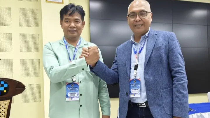 Muhtadi Putra Nusa bersama Ketua Umum PWI Pusat Akhmad Munir