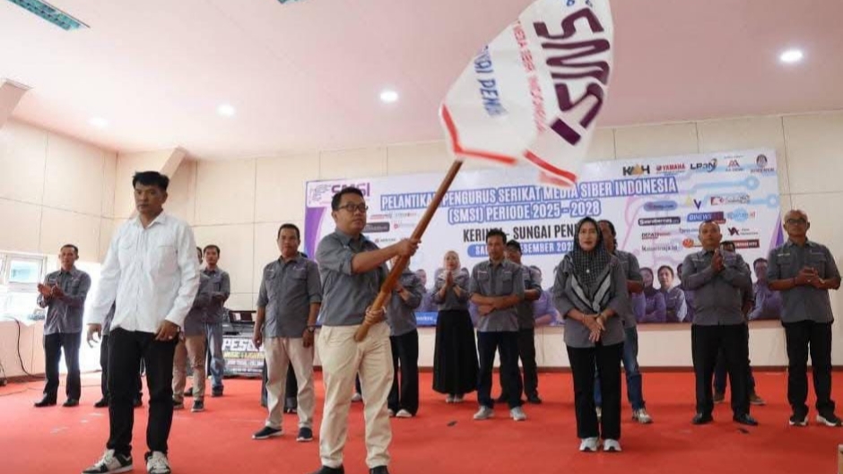 Mukhtadi Putranusa lantik pengurus SMSI Kerinci-Sungai Penuh periode 2025-2028